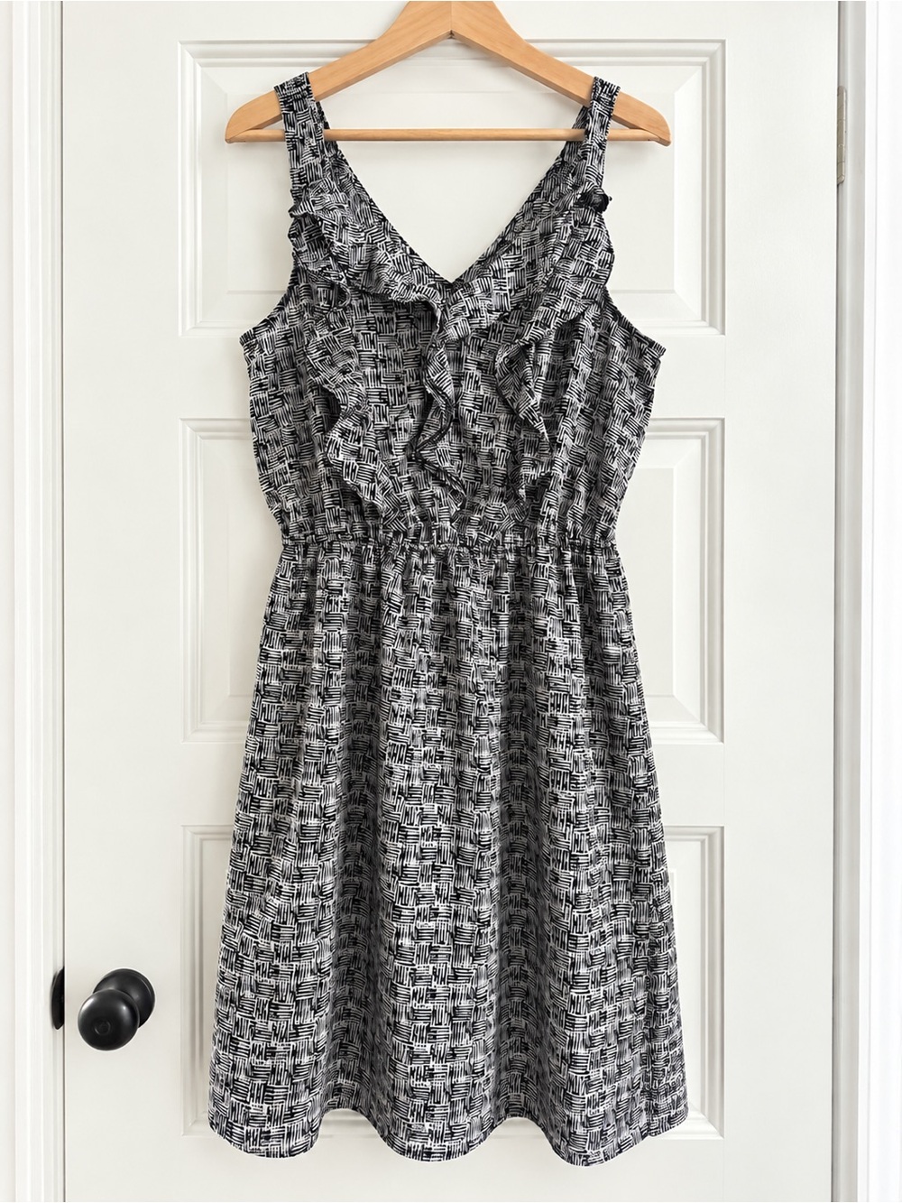 Women’s Vintage Mossimo Black & white print dress with ruffles, size M